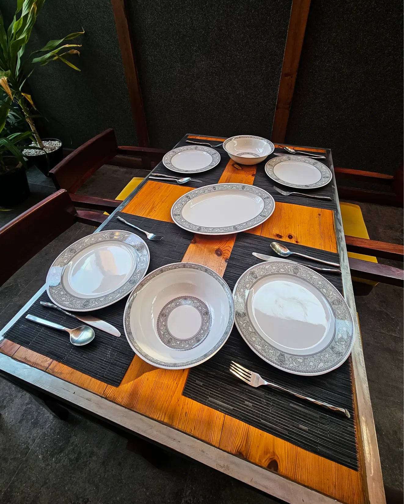 Ufaq Dinner Set